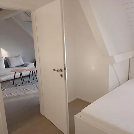 Dachwohnung *