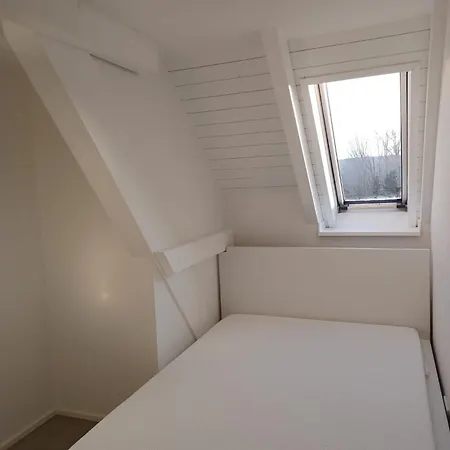 Dachwohnung アパート